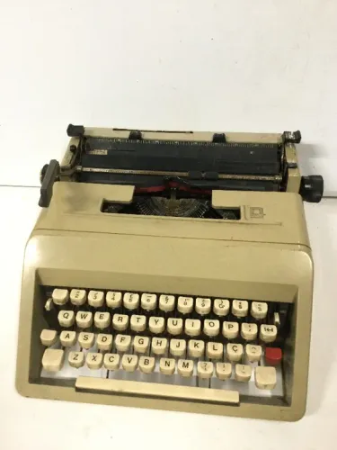 maquina de escrever antiga