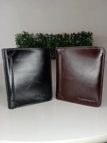 Carteira estilo clássico; masculina de couro com acabamentos perfeitos altíssima quali