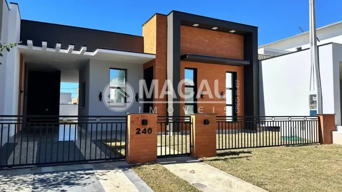 Casa de Condomínio Para Vender com 3 quartos 3 suítes no bairro Jd. Nova Cachoeira em Cach