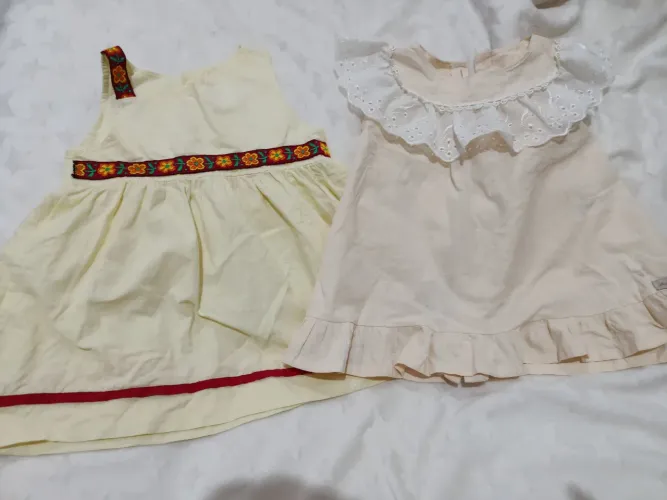 2 vestidos bebê menina amarelo Tam M