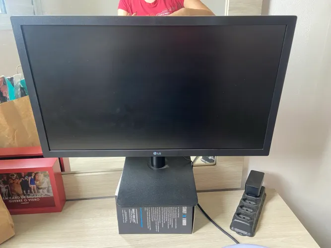 Monitor LG 21.5? full HD em perfeito estado (comprado em 2024)