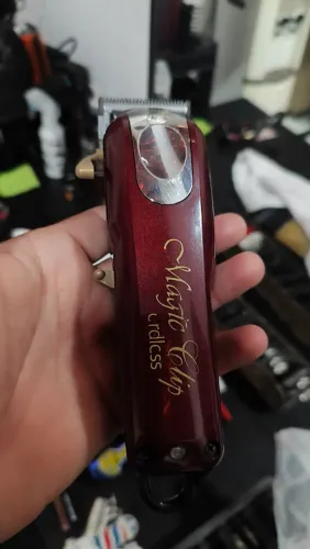 Máquina de cortar profissional Wahl magic clip