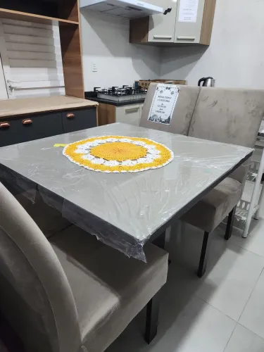 Mesa 4 lugares de vidro 100%MDF