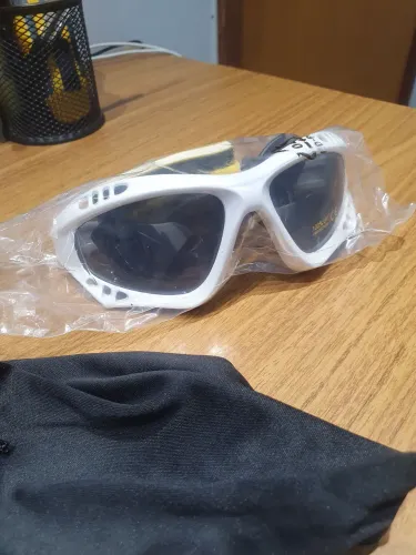 Óculos de Sol Esportivos para esportes náuticos.