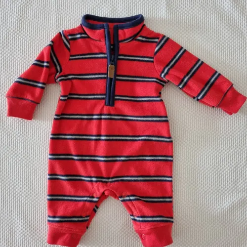 Macacão fleece Carters para Bebê tamanho RN - Listrado Vermelho e Azul
