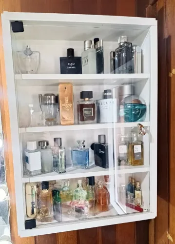 Armário expositor para perfumes, os perfumes não estão inclusos