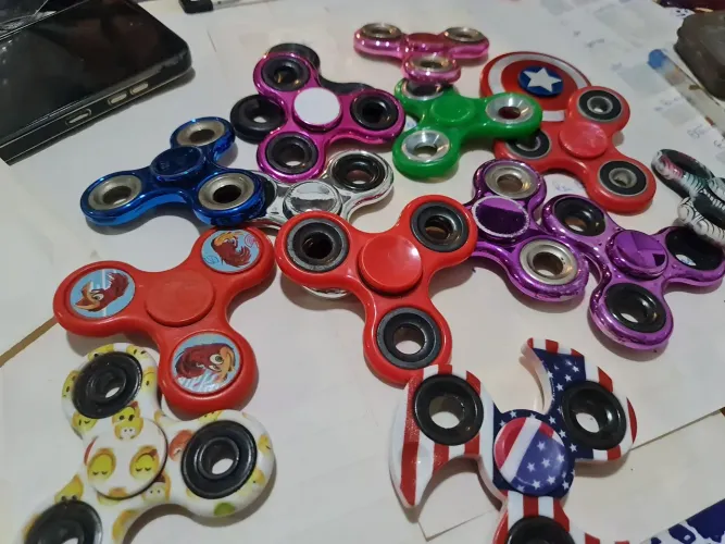 Coleção de Fidget Spinners Coloridos