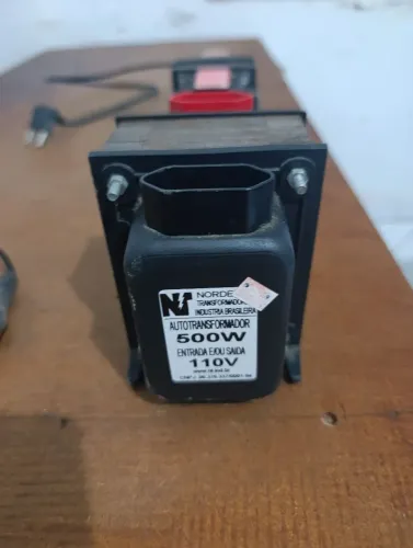 VENDO 2 TRANFORMADORES DE 500W TRANSFORMA DE 220/110 VOLTS 