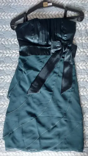 Vestido de festa curto verde
