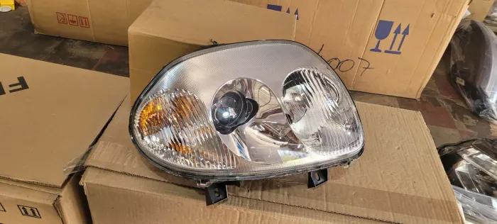 Farol Direito Clio RT 01/02com projetor Original