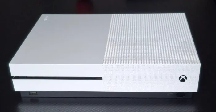 Xbox One + 01 Controle + 01 Jogo