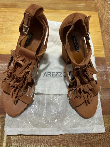 Sandália Camurça Arezzo