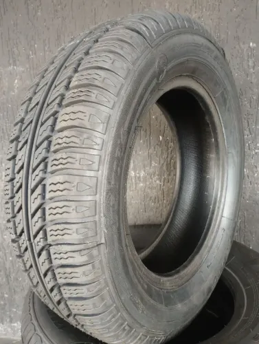 Pneu 175/70R14 remold vipal 
