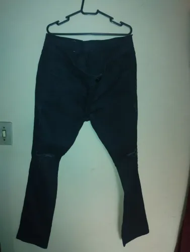 Calça Jeans skinny masculina. Destroyed. TAMANHO 46. SC STAR. NOVA.
