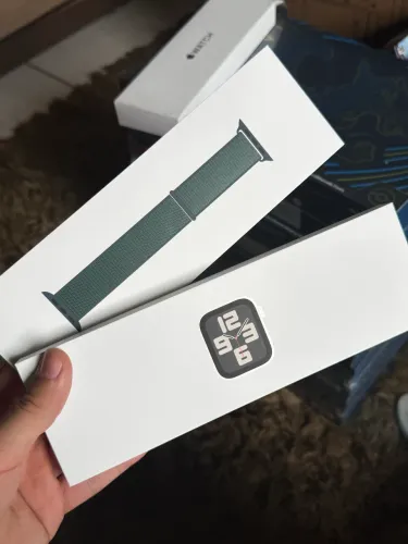 Apple Watch SE GPS Estelar 40mm + Pulseira loop esportiva verde