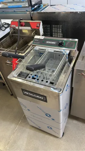 Fritadeira industrial elétrica zona fria de óleo Nova 
