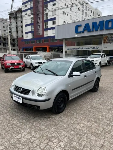 Volkswagen Polo Sedan 1.6 MI 101cv 8V 4P 2003