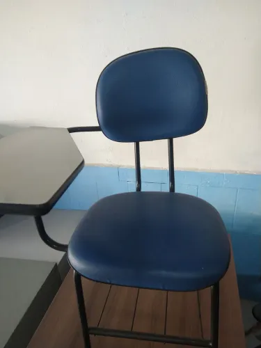 Cadeira Escolar com prancheta