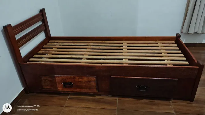 Cama madeira de demolição/ Móvel pra vida toda