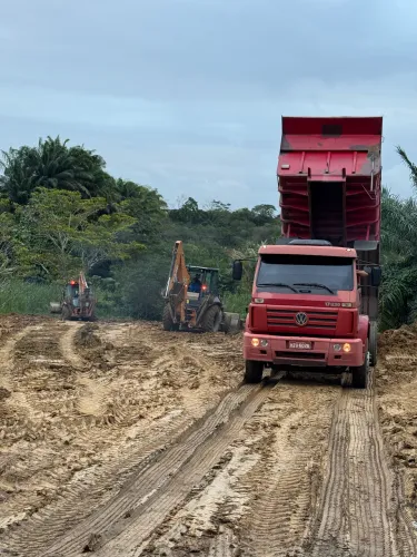 LIMPEZA DE TERRENO E LOCAÇÃO SE MÁQUINAS 