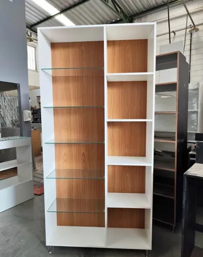 Estante expositora com pe de inox  - Fabricamos sob encomenda 