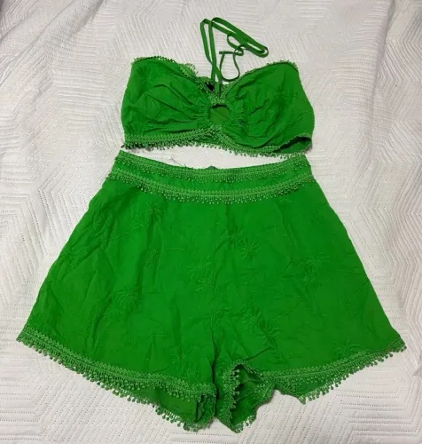 Conjunto Shorts e Top Verde Vibrante