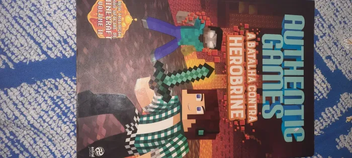 Livro Minecraft - Authentic Games - A Batalha Contra Herobrine - Volume II