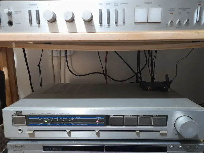 Amplificador JVC AK10 - Graves Surpreendem