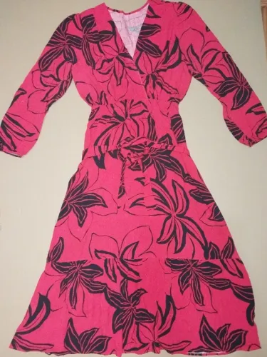 VESTIDO LONGO DE MANGA VERMELHO E PRETO