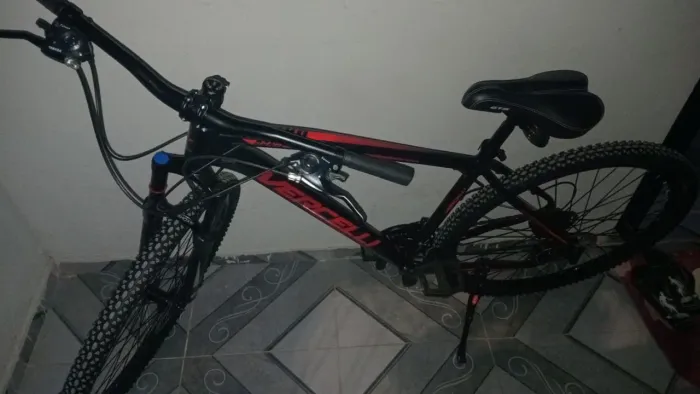 Estou vendendo uma bike aro29 4 messes de uso, qualquer informação só chama chat