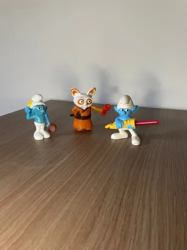 Miniaturas Smurfs e Kung Fu Panda