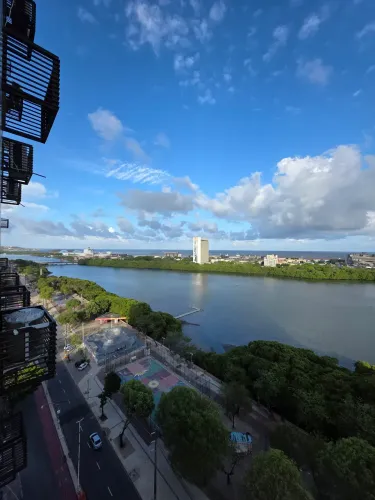Apartamento 03 qtos andar altíssimo mobiliado na Rua da Aurora