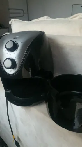 Air fryer em ótimo estado