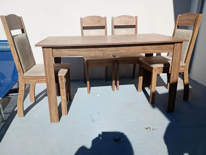 Conjunto Mesa com Cadeiras 