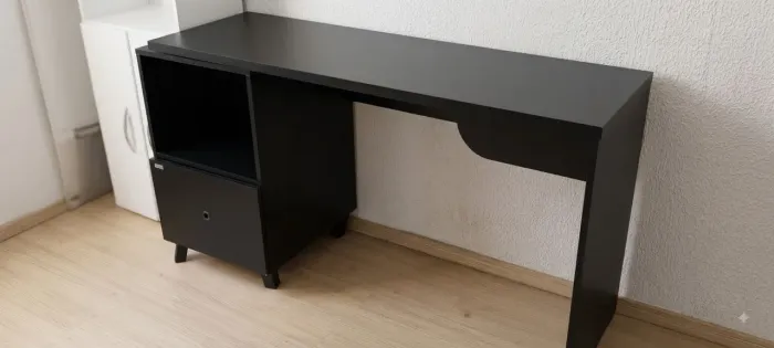 Escrivaninha com 1 gaveta 142cm tampo giratório preto