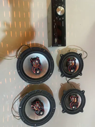 Rádio Multilaser + Alto-Falantes Bravox - Som de Alta Qualidade