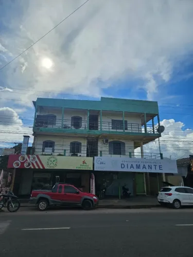 Vendo prédio na Av, Hildemar Maia com 36 apartamentos, todos alugados.