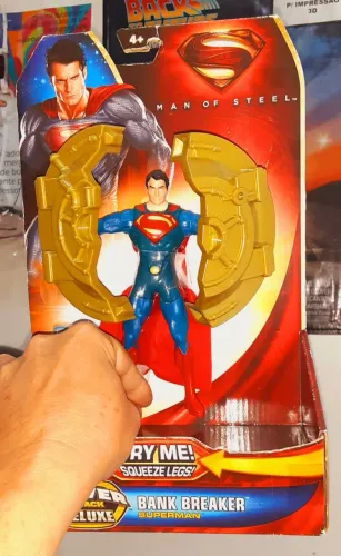 Boneco do Superman com henry cavill da Mattel original