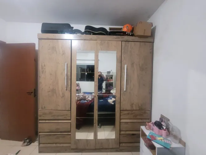 Guarda roupa 6 portas