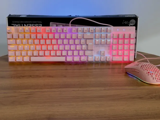 KIT GAMER ROSA (TECLADO MECÂNICO + MOUSE RGB)