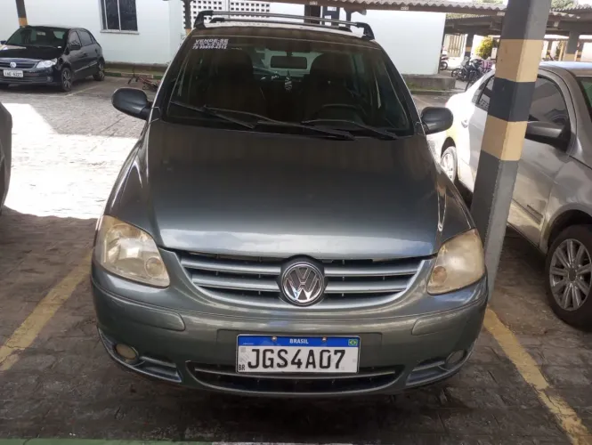 Volkswagen Fox City 1.0mi/ 1.0mi Total Flex 8V 3P 2006