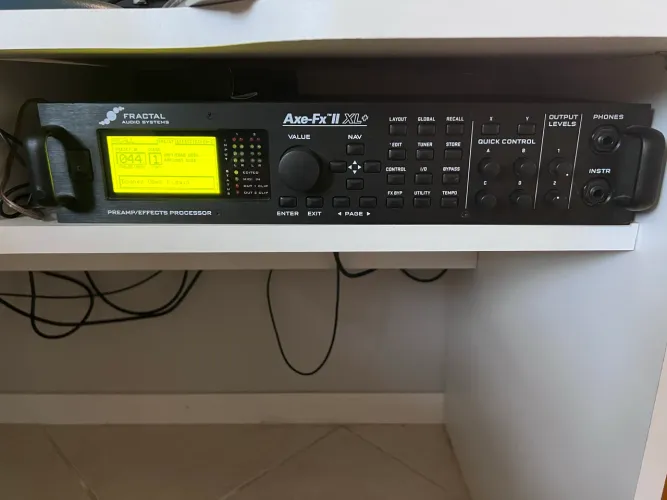 Vendo Fractal Axe FX II XL+ usado com Presets e IRs comprados