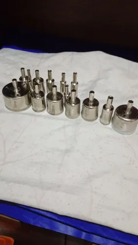 Kit 15 peças brocas copo diamantadas vidro cerâmica somente uma usada mais o restante novo