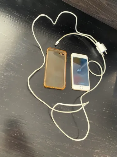 iPhone 7 32 gb bateria 100% com cabo 2 metros