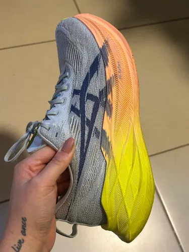 Tênis asics