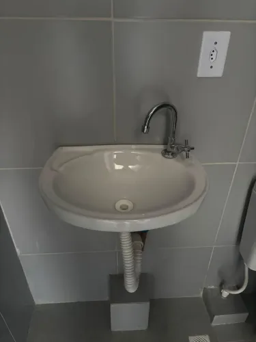 Pias de banheiro