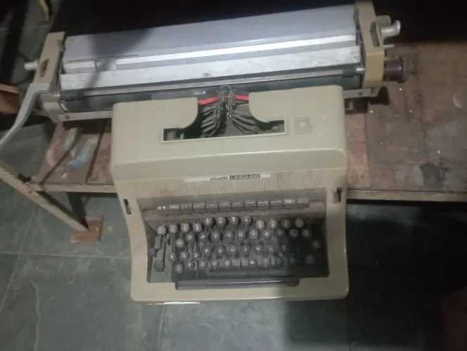 Máquina de escrever antiga