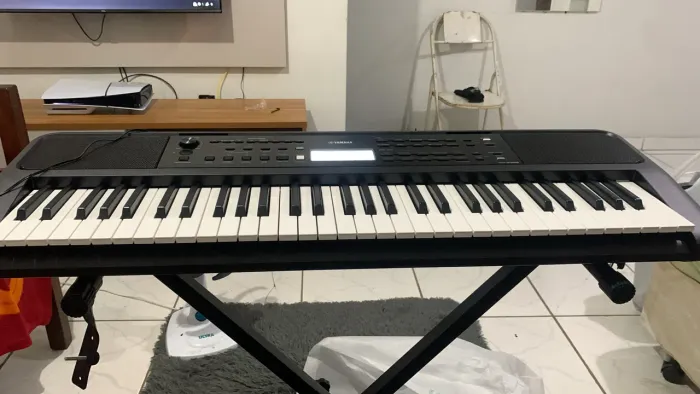 Oportunidade!!! Kit Teclado psr e-383 mais suporte e capa 