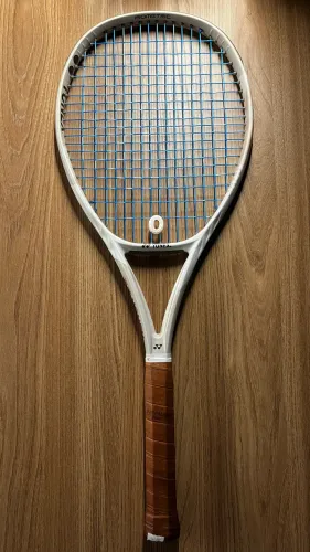 Yonex  Vcore 2024 Ed Sand Biege (Pintura Clara)
