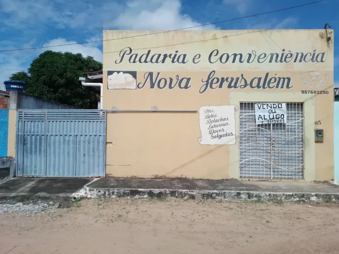 ALUGO UM PONTO COMERCIAL COM UMA CASA ÓTIMA ATRÁS